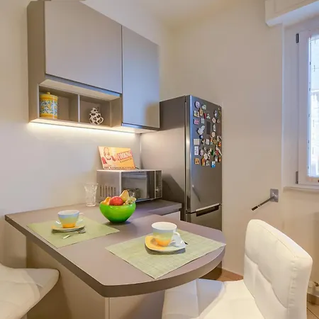Alelu Classy And Chic Center - Happy Apartment