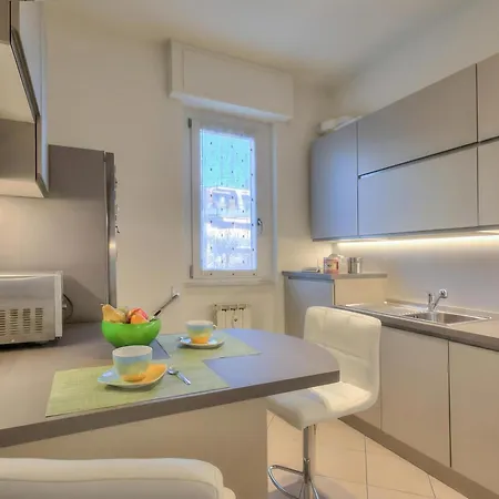 Alelù Classy And Chic Stresa Center Apartment with Terrace - Happy Rentals *