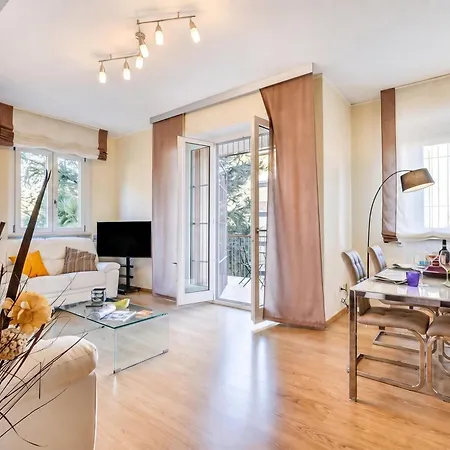 Appartement Alelù Classy And Chic Stresa Center Apartment with Terrace - Happy Rentals Stresa