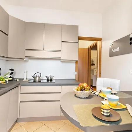 Alelù Classy And Chic Stresa Center Apartment with Terrace - Happy Rentals * Stresa
