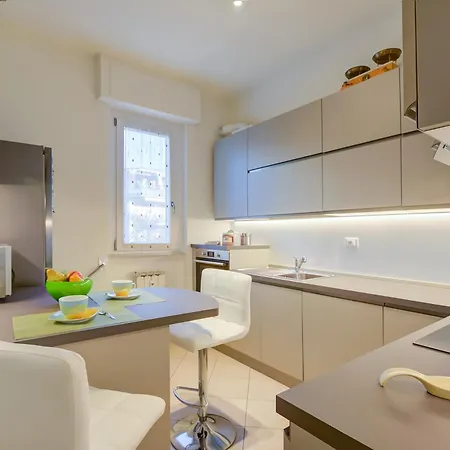 Alelu Classy And Chic Center - Happy Apartamento *